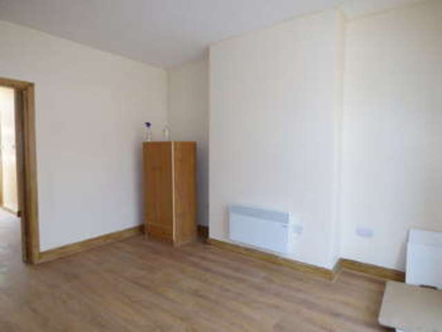  Image of 1 bedroom Flat to rent in Tempest Road Holbeck Leeds LS11 at Beeston Leeds West Yorkshire, LS11 7EG