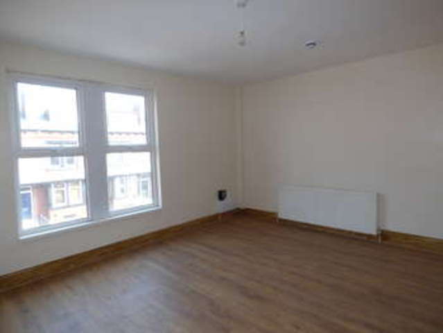  Image of 1 bedroom Flat to rent in Tempest Road Holbeck Leeds LS11 at Beeston  Beeston, LS11 7EG