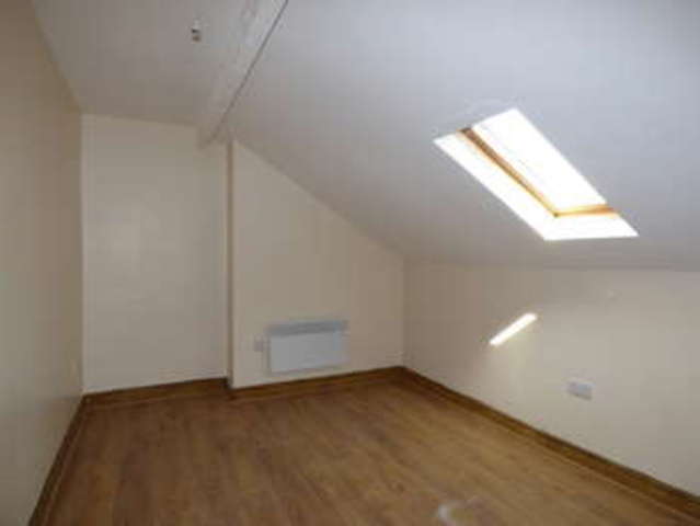  Image of 1 bedroom Flat to rent in Tempest Road Holbeck Leeds LS11 at Beeston Leeds West Yorkshire, LS11 7EG