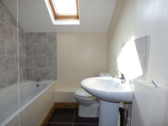  Image of 1 bedroom Flat to rent in Tempest Road Holbeck Leeds LS11 at Beeston Leeds West Yorkshire, LS11 7EG