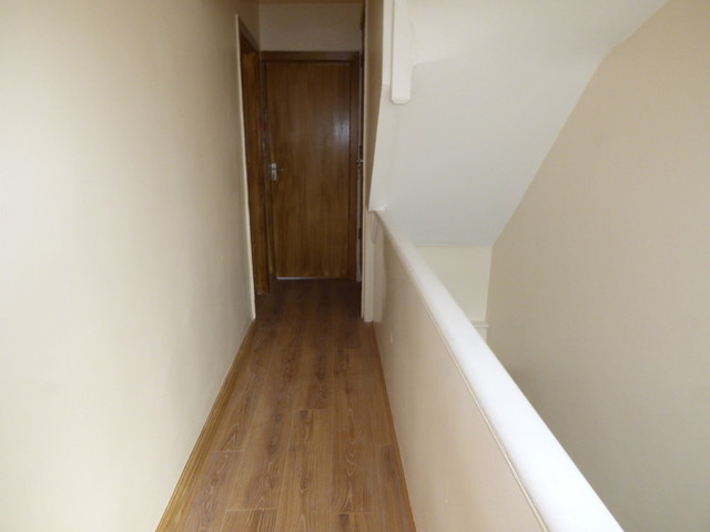  Image of 1 bedroom Apartment to rent in Tempest Road Holbeck Leeds LS11 at Tempest Road Beeston Leeds, LS11 7EG