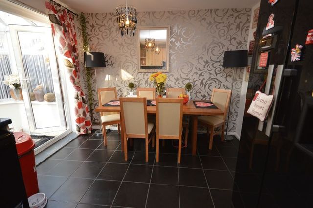  Image of 3 bedroom Detached house for sale in Tennyson Avenue Houghton Regis Dunstable LU5 at Tennyson Avenue  Houghton Regis, LU5 5UG