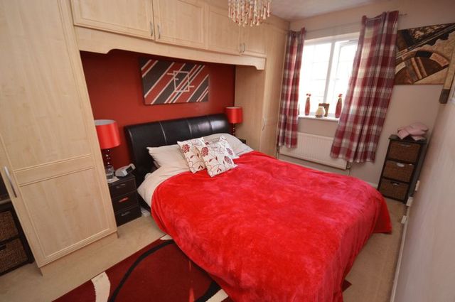  Image of 3 bedroom Detached house for sale in Tennyson Avenue Houghton Regis Dunstable LU5 at Tennyson Avenue  Houghton Regis, LU5 5UG