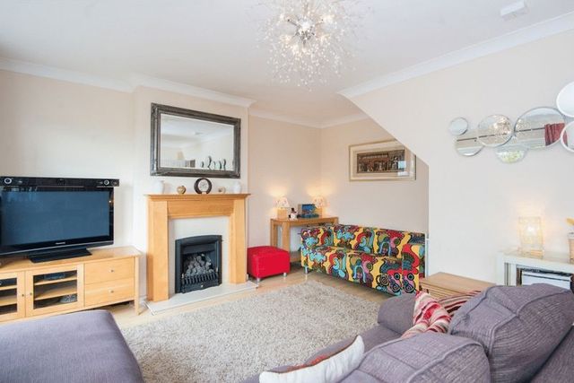  Image of 3 bedroom Semi-Detached house to rent in Conduit Hill Rise Thame OX9 at Conduit Hill Rise  Thame, OX9 2EJ