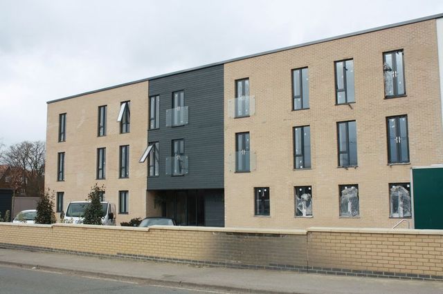  Image of 2 bedroom Flat to rent in Limmings Lane Thame OX9 at Latimer Place  Thame, OX9 3PQ