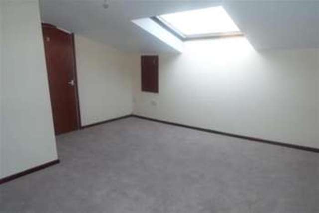  Image of 2 bedroom Flat to rent in The Avenue Brentwood CM13 at Brentwood, CM13 2AD