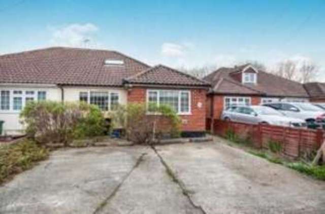  Image of 3 bedroom Bungalow for sale in The Crescent Horley RH6 at Horley Gatwick Horley, RH6 7NX