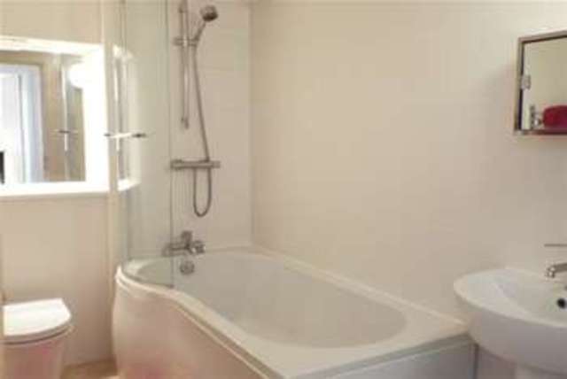  Image of 2 bedroom Flat to rent in Lee Street Leicester LE1 at Leicester, LE1 3AH