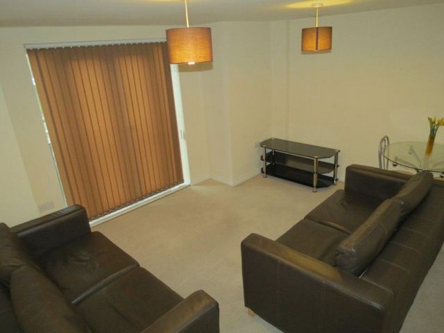  Image of 2 bedroom Apartment to rent in Middlewood Street Salford M5 at Middleton Street  Salford, M5 4LW
