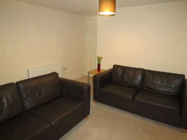  Image of 2 bedroom Apartment to rent in Middlewood Street Salford M5 at Middleton Street  Salford, M5 4LW