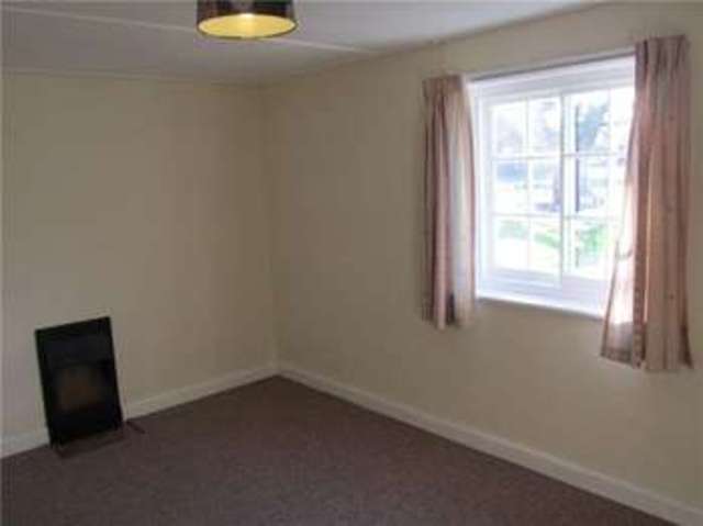  Image of 2 bedroom Cottage to rent in The Green Histon Cambridge CB24 at Histon, CB24 9JA