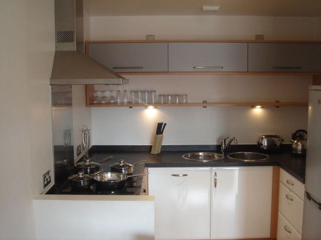  Image of 3 bedroom Apartment to rent in Whitworth Street Manchester M1 at 41 Whitworth Street West  Manchester City, M1 5BE