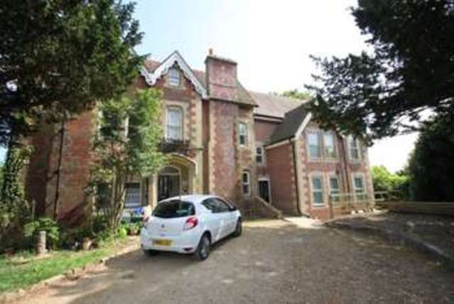  Image of 2 bedroom Flat to rent in Clatterford Road Newport PO30 at Clatterford Road  Newport, PO30 1NQ