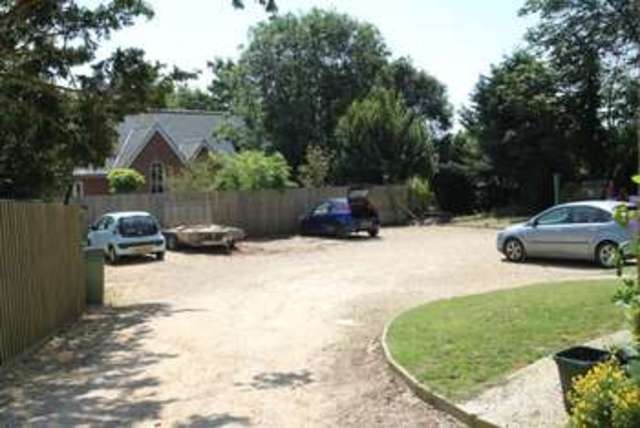  Image of 2 bedroom Flat to rent in Clatterford Road Newport PO30 at Clatterford Road  Newport, PO30 1NQ
