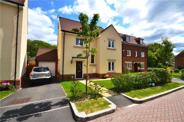  Image of 4 bedroom Detached house for sale in The Robins Bracknell RG12 at Bracknell Berkshire Popeswood, RG12 8BU