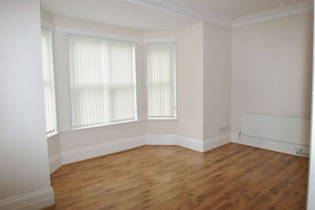  Image of 1 bedroom Flat to rent in Third Avenue Nottingham NG7 at Third Avenue Sherwood Rise Nottingham, NG7 6JH