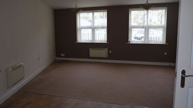 Image of 2 bedroom Flat to rent in Thornton Road Thornton Bradford BD13 at Thornton Road Thornton Bradford, BD13 3JN