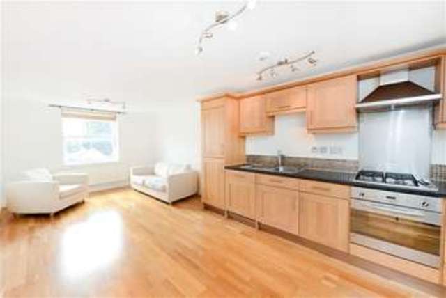  Image of 1 bedroom Flat to rent in Thurlow Park Road London SE21 at West Dulwich, SE21 8HP
