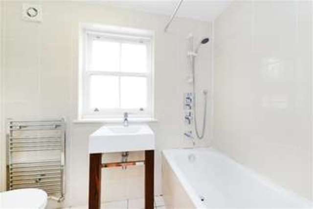  Image of 1 bedroom Flat to rent in Thurlow Park Road London SE21 at West Dulwich, SE21 8HP