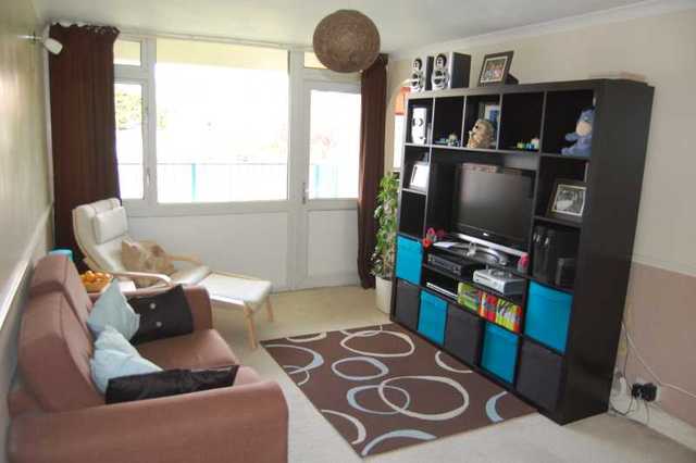  Image of 1 bedroom Flat to rent in Hewett Close Fareham PO14 at Hewett Close  Titchfield, PO14 4JF