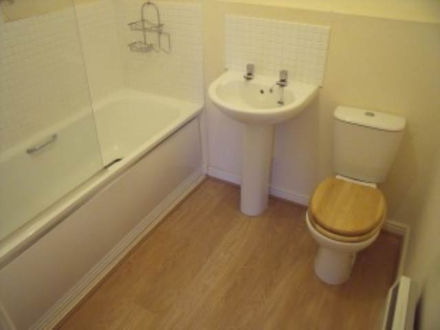  Image of 2 bedroom Apartment to rent in Titford Road Oldbury B69 at Oldbury West Midlands Oldbury, B69 4QW