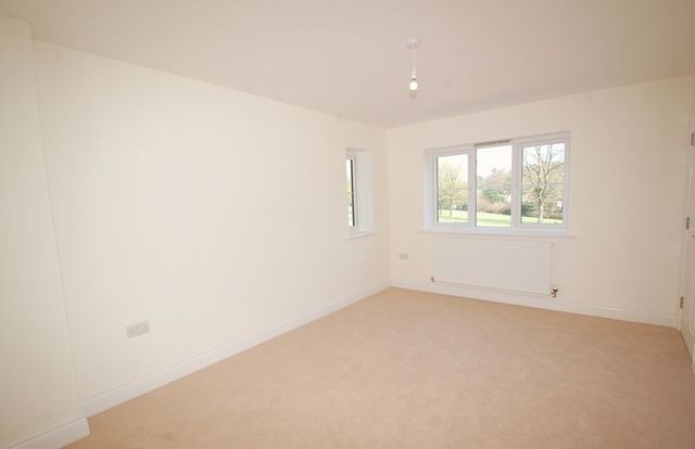  Image of 5 bedroom Detached house for sale in Totteridge Lane High Wycombe HP13 at Totteridge Lane  High Wycombe, HP13 7PG