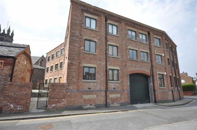 Image of 1 bedroom Flat to rent in Townley Street Macclesfield SK11 at MACCLESFIELD Cheshire MACCLESFIELD, SK11 6HY