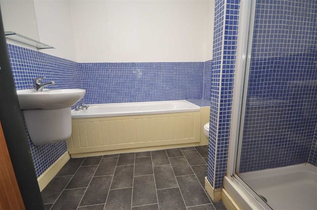  Image of 1 bedroom Flat to rent in Townley Street Macclesfield SK11 at MACCLESFIELD Cheshire MACCLESFIELD, SK11 6HY