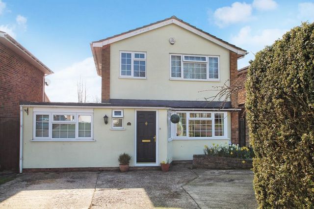  Image of 4 bedroom Detached house for sale in The Greenway Penn High Wycombe HP10 at The Greenway  Tylers Green, HP10 8BX