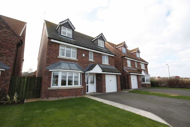  Image of 6 bedroom Detached house for sale in Tynedale Close Skelton-in-Cleveland Saltburn-by-the-Sea TS12 at Tynedale Close Skelton-In-Cleveland Saltburn-By-The-Sea, TS12 2WR