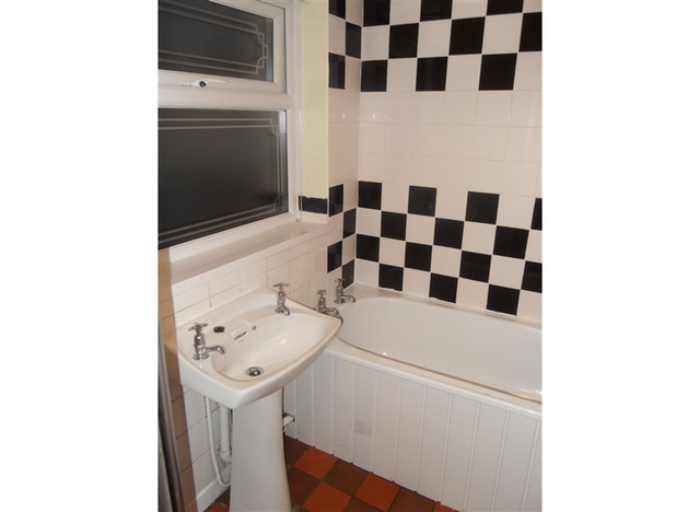  Image of 4 bedroom Semi-Detached house to rent in Umberslade Road Selly Oak Birmingham B29 at Umberslade Road Selly Oak Birmingham, B29 7SG
