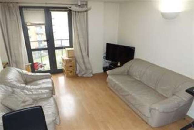  Image of 2 bedroom Flat to rent in City Walk Leeds LS11 at Leeds, LS11 9BE