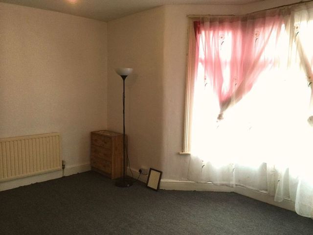  Image of 3 bedroom Terraced house to rent in Vicarage Road Redfield Bristol BS5 at Vicarage Road Redfield Bristol, BS5 9AF