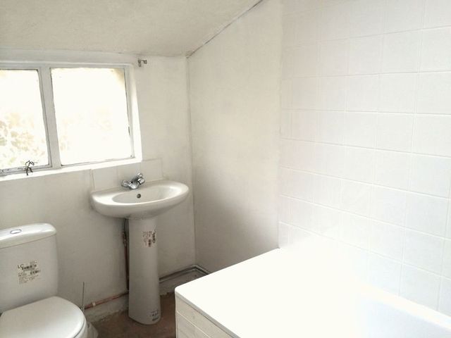  Image of 3 bedroom Terraced house to rent in Vicarage Road Redfield Bristol BS5 at Vicarage Road Redfield Bristol, BS5 9AF