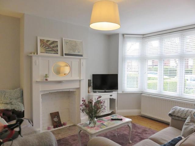  Image of 3 bedroom Detached house to rent in Victoria Avenue Princes Avenue Hull HU5 at HULL, HU5 3DZ
