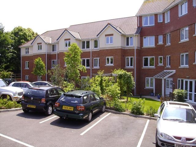  Image of 1 bedroom Retirement Property for sale in Victoria Avenue Chard TA20 at Victoria Avenue  Chard, TA20 1GA