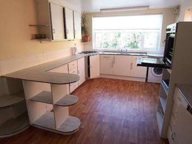  Image of 3 bedroom Maisonette to rent in Victoria Road Ferndown BH22 at Ferndown, BH22 9HU