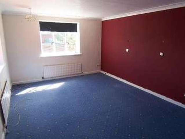 Image of 3 bedroom Maisonette to rent in Victoria Road Ferndown BH22 at Ferndown, BH22 9HU
