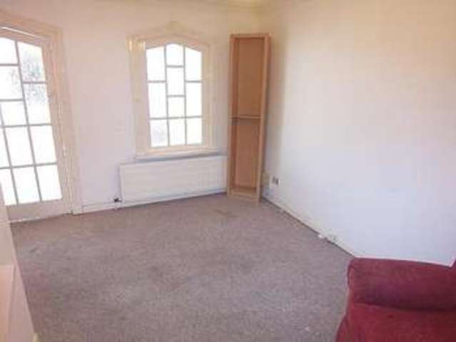  Image of 3 bedroom Maisonette to rent in Victoria Road Ferndown BH22 at Ferndown, BH22 9HU
