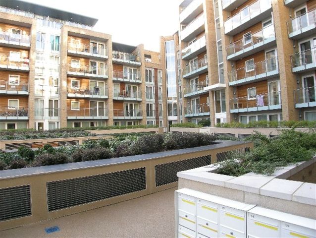  Image of 1 bedroom Property to rent in Battersea Park Road London SW8 at Viridian Battersea Park Road Battersea Park Road, SW8 4DB