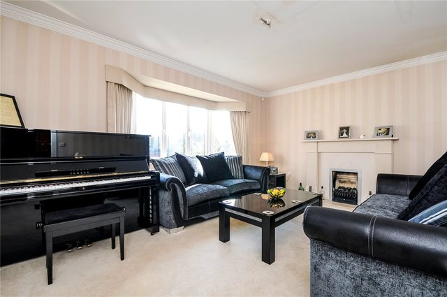  Image of 5 bedroom Detached house for sale in Wainwright Close Wokingham RG40 at Wokingham Berkshire Wokingham, RG40 1PE