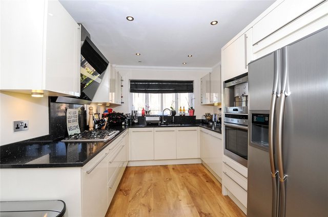  Image of 5 bedroom Detached house for sale in Wainwright Close Wokingham RG40 at Wokingham Berkshire Wokingham, RG40 1PE