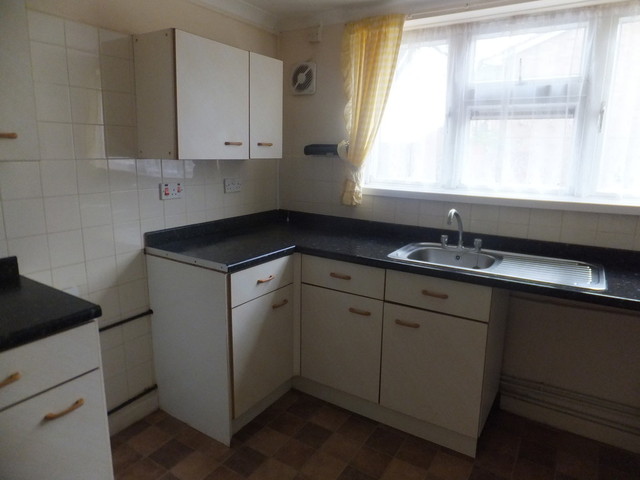  Image of 1 bedroom Ground Flat to rent in Wakefords Way Havant PO9 at Havant Havant, PO9 5JP