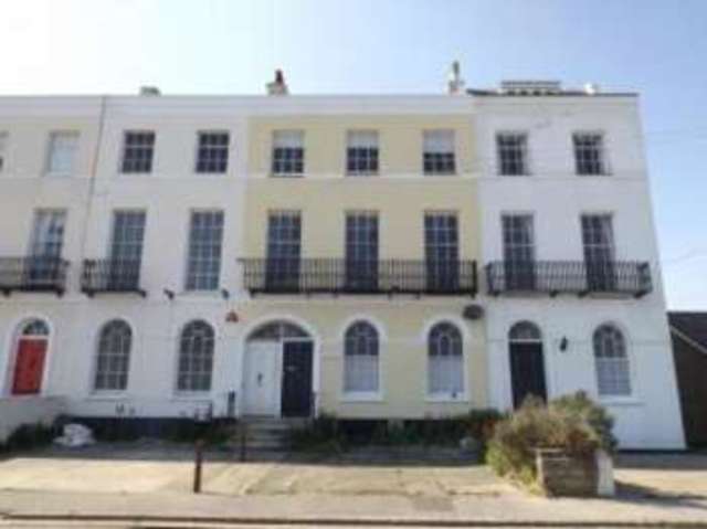  Image of 1 bedroom Flat for sale in East Terrace Walton on the Naze CO14 at Walton On The Naze Essex Walton-on-Naze, CO14 8PX