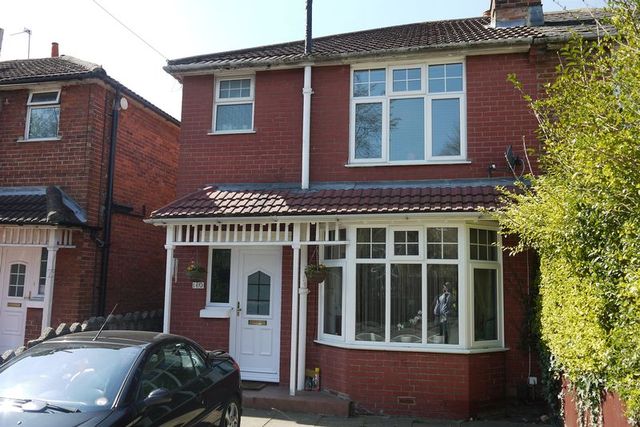  Image of 3 bedroom Semi-Detached house for sale in Warren Avenue Shirley Southampton SO16 at Warren Avenue  Southampton, SO16 6AA