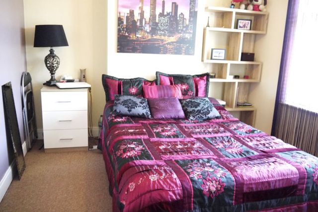  Image of 3 bedroom Semi-Detached house for sale in Warren Avenue Shirley Southampton SO16 at Warren Avenue  Southampton, SO16 6AA