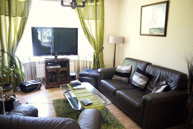  Image of 3 bedroom Semi-Detached house for sale in Warren Avenue Shirley Southampton SO16 at Warren Avenue  Southampton, SO16 6AA