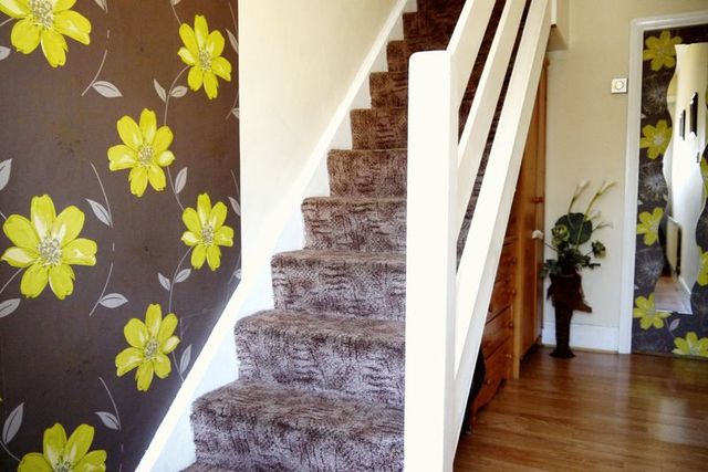  Image of 3 bedroom Semi-Detached house for sale in Warren Avenue Shirley Southampton SO16 at Warren Avenue  Southampton, SO16 6AA