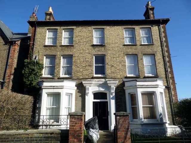  Image of 1 bedroom Studio flat to rent in Watts Avenue Rochester ME1 at Watts Avenue  Rochester, ME1 1RX