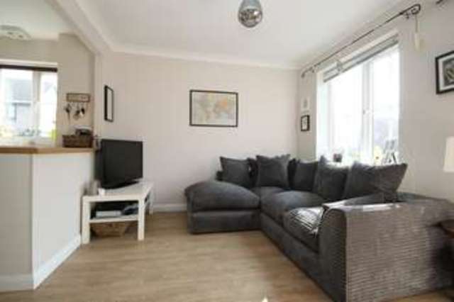  Image of 1 bedroom End of Terrace for sale in Weldon Drive West Molesey KT8 at West Molesey Surrey, KT8 2QR